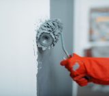 How to paint a wall with a roller without leaving any traces?