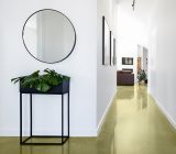 Waxed concrete in a living room: advice and examples of achievements